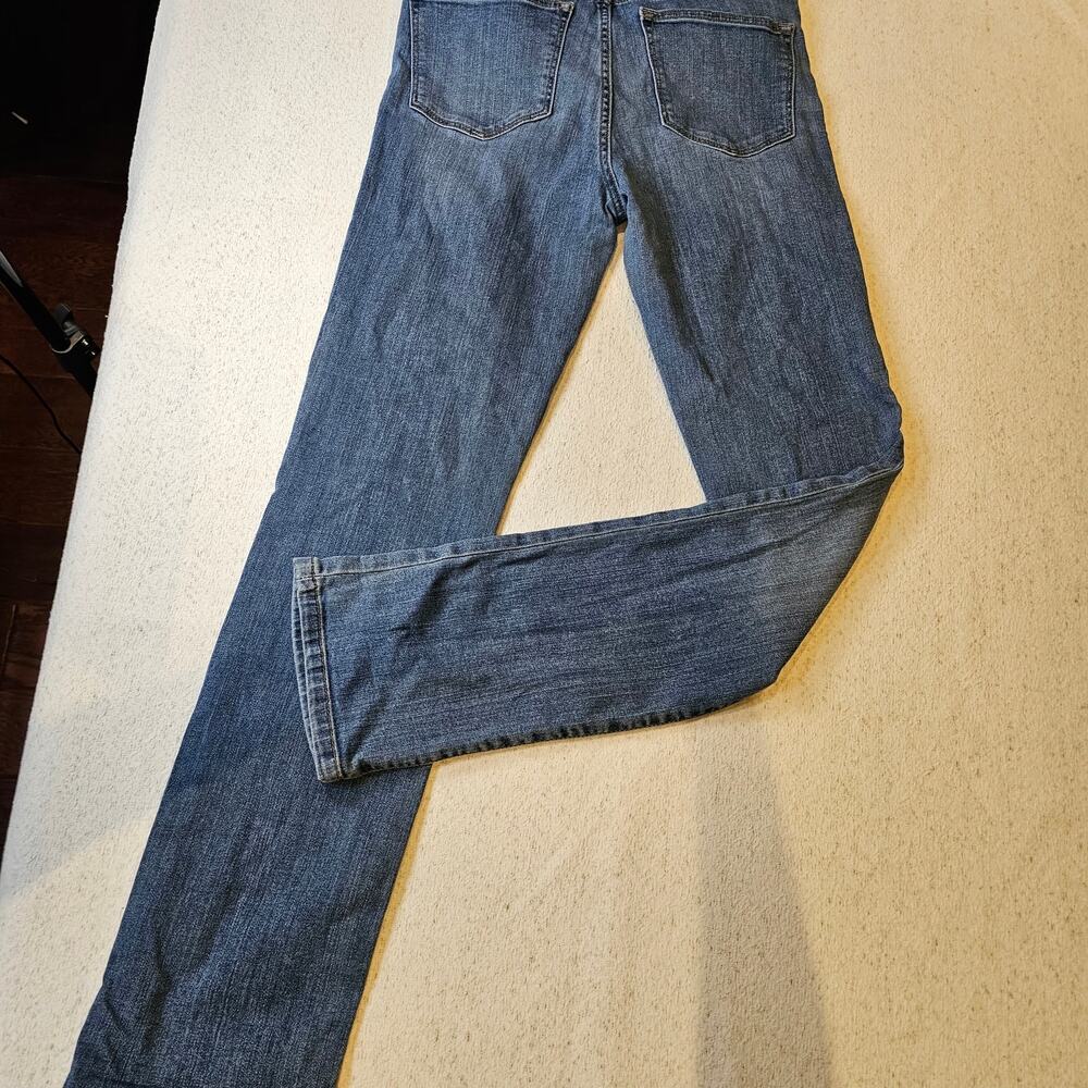 Lauren Ralph Lauren Size 4 Straight Leg Jeans Mid Rise Quiet Luxury, Preppy - Picture 3 of 12